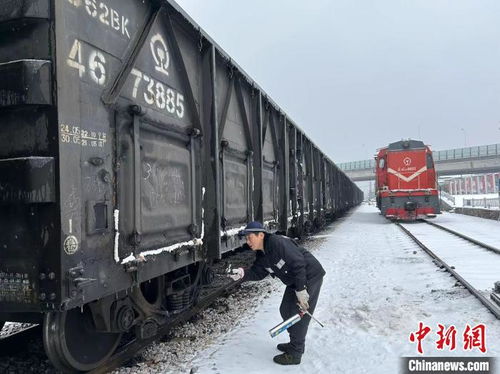 湖南鐵路精準調(diào)度運力保障低溫凍雨天氣下電煤與飼料生產(chǎn)運輸
